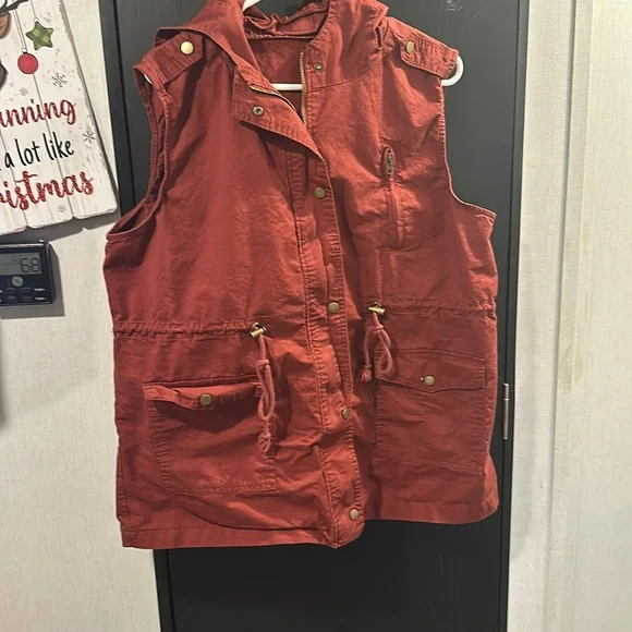 vest - Picture 1 of 1